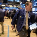 Wall St. climbs with energy bounce, Pfizer deal