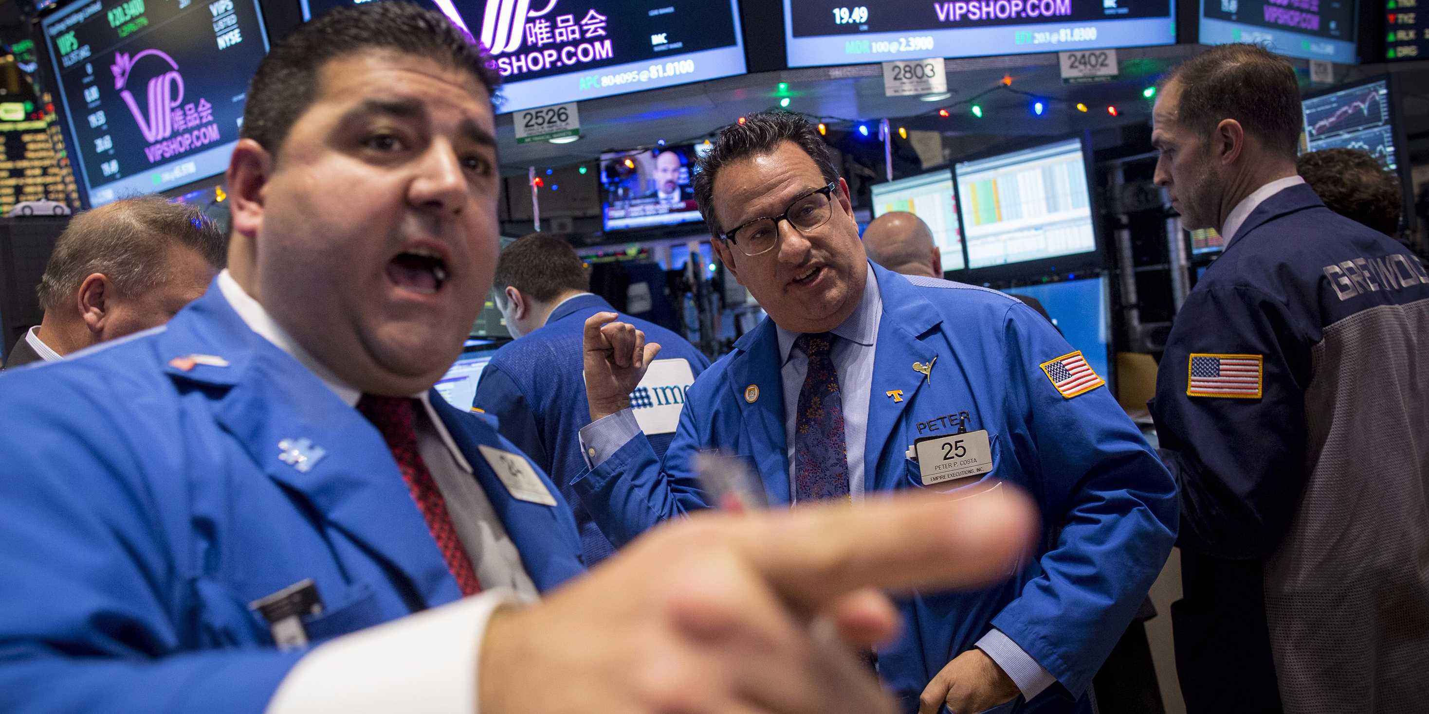 Wall Street ends higher despite government shutdown threat